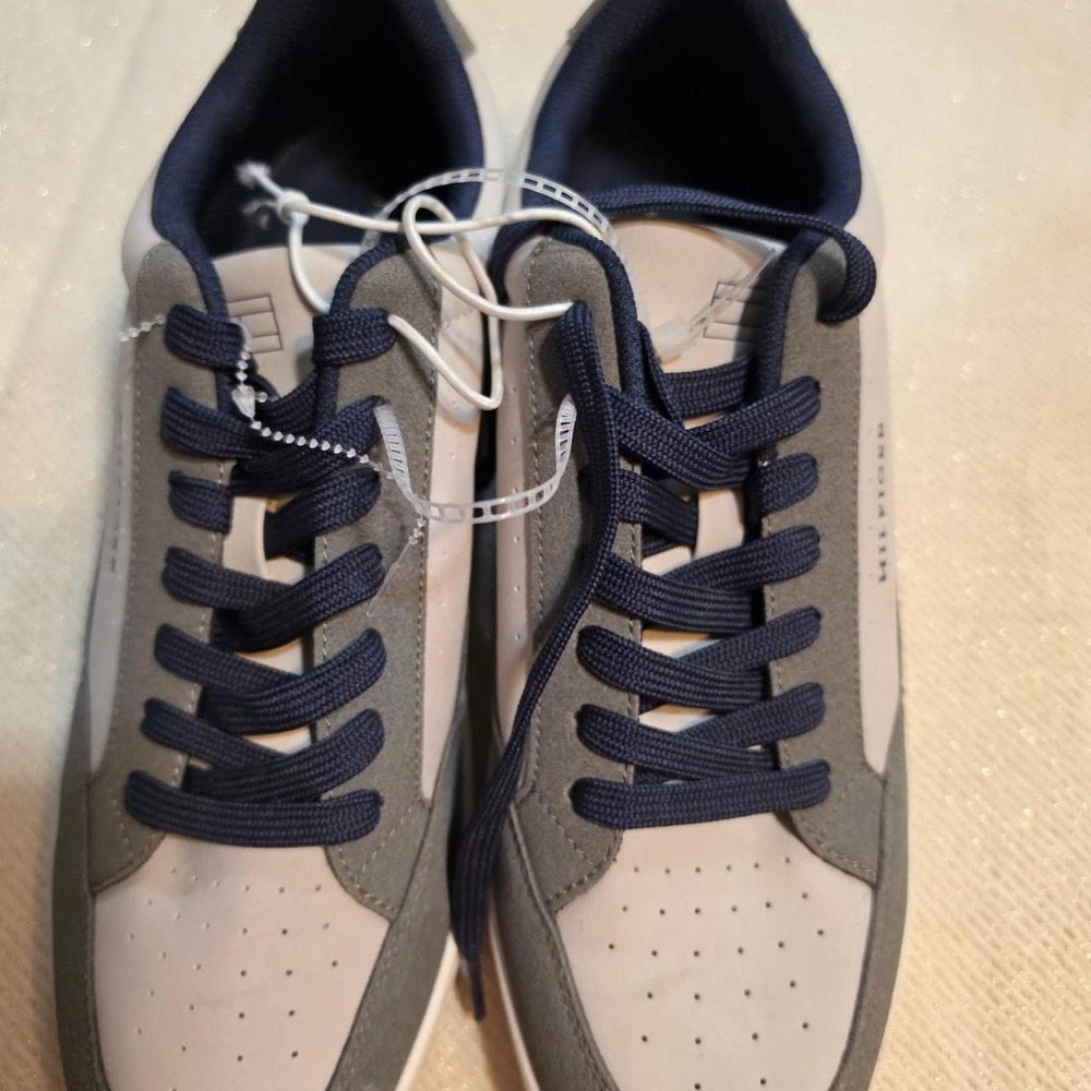 Tommy Hilfiger Brand new No tags Classic Tommy Hilfiger low-top sneakers